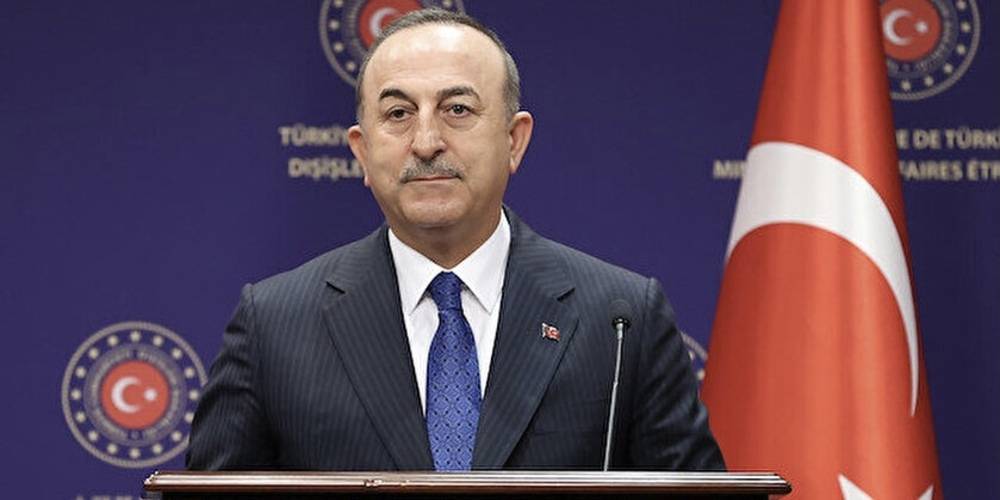 Dışişleri Bakanı Çavuşoğlu: Suriye'ye asker taşıyan Rus uçaklarına hava sahasını kapattık
