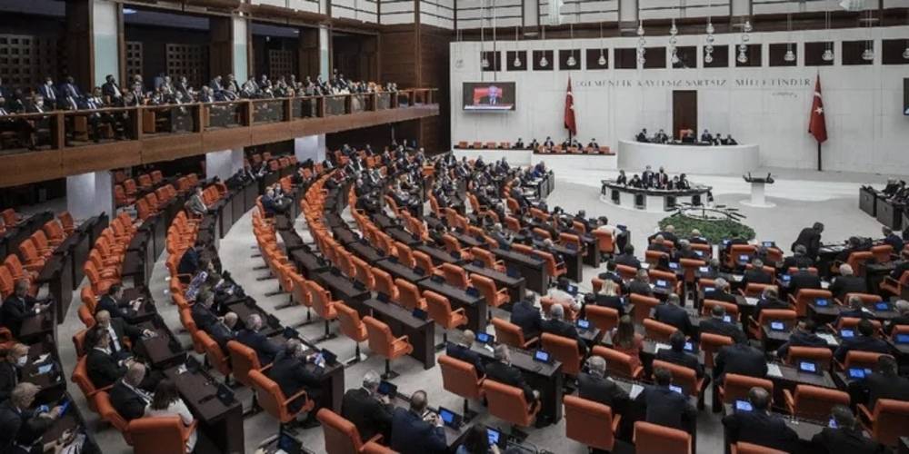 HDP’li Garo Paylan’ın yasa teklifini İçtüzük hükümlerine aykırı olduğu gerekçesiyle iade edildi.