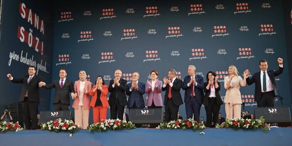 CHP'nin İzmir mitingini bira içerek takip ettiler: Temel Karamollaoğlu, Ahmet Davutoğlu ve Ali Babacan alkış tuttu!