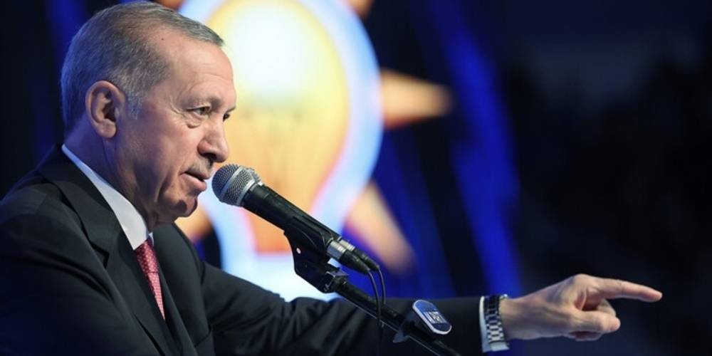 Cumhurbaşkanı Erdoğan, AK Parti seçim beyannamesini açıkladı! "Kamuda mülakat kaldırılacak, emeklilik yaşı esnetilecek"