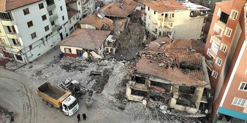 Doğanşehir'de enkazın tamamının bayrama kadar kaldırılması hedefleniyor