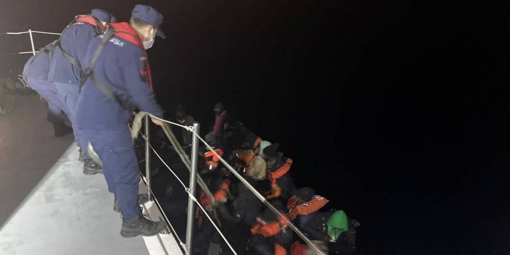 Jandarma, Emniyet ve Sahil Güvenlik'ten düzensiz göçmen operasyonu: Bin 353 düzensin göçmen yakalandı