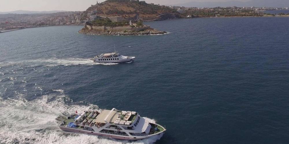 Yunan Basını: Midilli Adası'na son 24 saatte 5 gemi dolusu Türk turist geldi