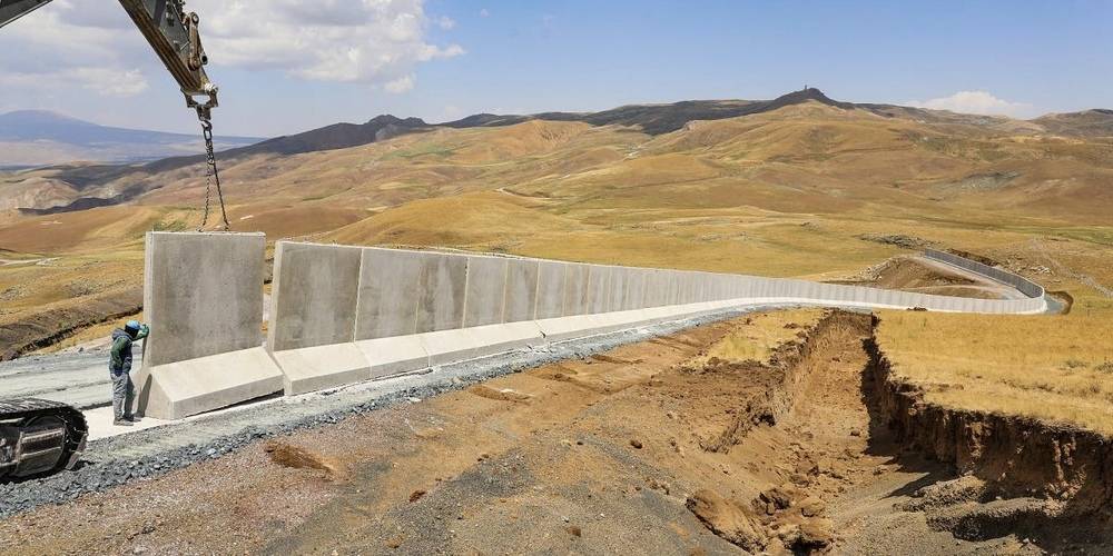 Afgan göçmenlere karşı duvar inşaatı sürüyor! Güvenlik önlemleri artırıldı...