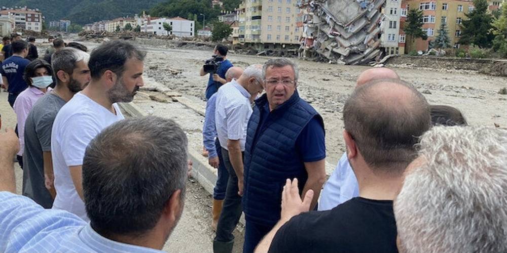 Batı Karadeniz'de sel felaketinin yaşandığı bölgelere CHP'li belediyelerin yardımının kabul edilmediğini öne süren CHP Grup Başkanvekili Engin Altay çark etti