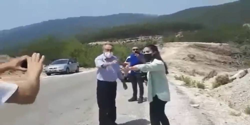 CHP'li vekil Rafet Zeybek yangın bölgesinde çalışan Ülke TV muhabirinin üstüne yürüdü