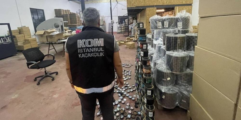 Beykoz'da kaçak tütün operasyonu: 1 ton 777 kg nargile tütünü ele geçirildi