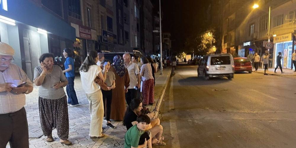 Malatya'da 5.3 büyüklüğünde deprem: Çevre illerden de hissedildi