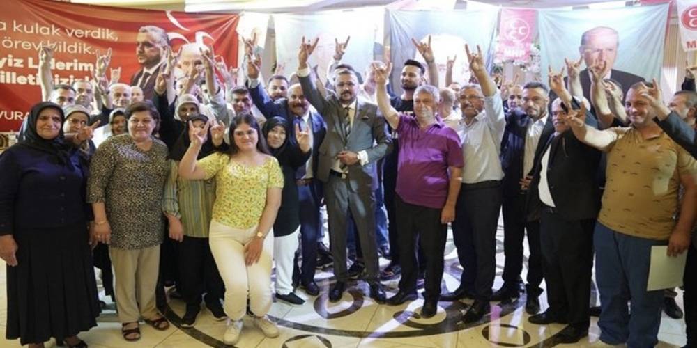 Bahçeli'nin İYİ Parti'ye çağrısı karşılık buldu... Eski İYİ Parti Mamak İlçe Başkanı ve beraberindeki heyet MHP'ye katıldı