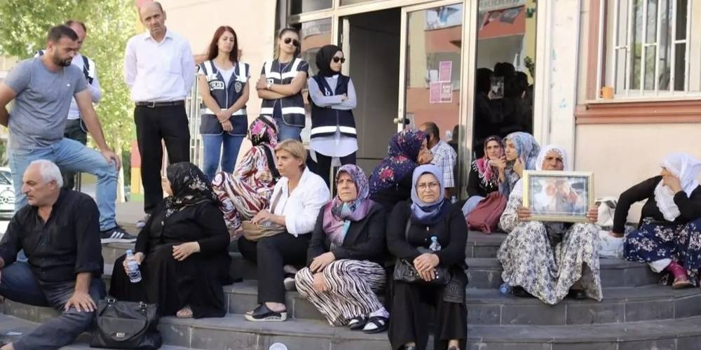 Güzel haber! Diyarbakır annelerinden biri daha evladına kavuştu