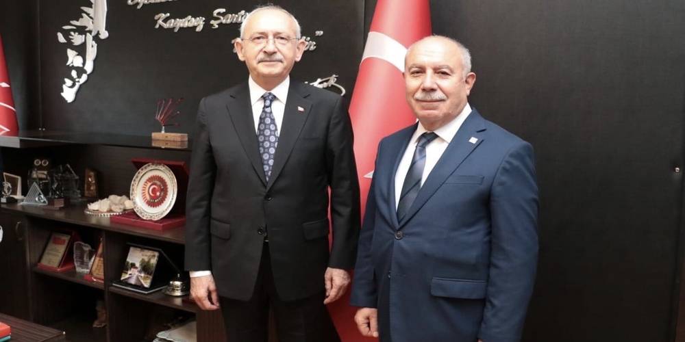 Oğulları uyuşturucu taciri olan CHP Osmaniye İl Başkanı Mehmet Aşık ile Kemal Kılıçdaroğlu’nun fotoğrafları ortaya çıktı