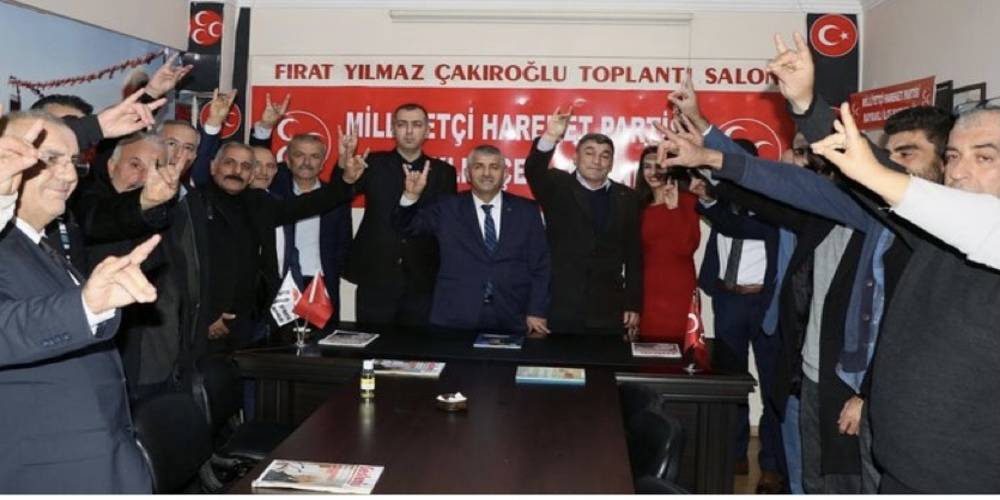 Gelecek Partisi'nden istifa edip MHP'ye geçtiler