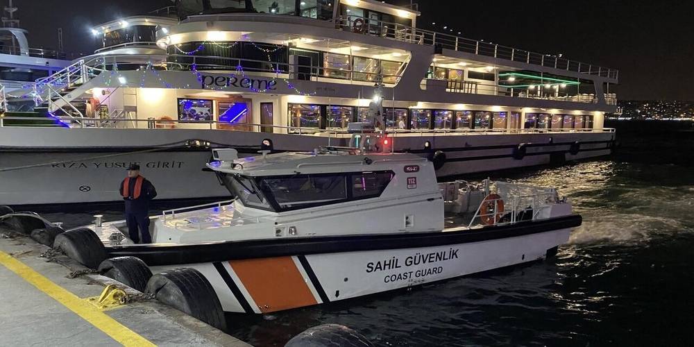 İstanbul Boğazı'nda yılbaşı öncesi teknelere kaçak ve sahte içki denetimi