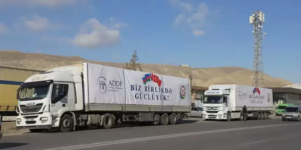 Azerbaycan’dan Türkiye’deki depremzedeler için 18 tonluk yardım malzemesi gönderildi
