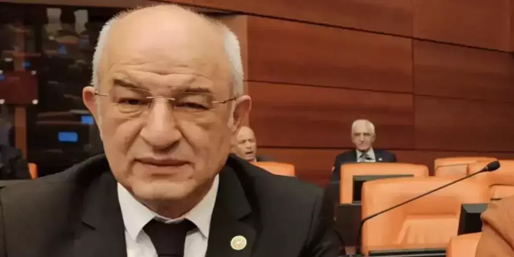 CHP'li vekil Saadet Partisi'ne geçti, Meclis grubu yeniden kurulacak