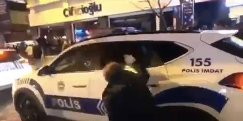 Kadıköy’de, Boğaziçi Üniversitesi bahanesiyle polis aracına saldırı!