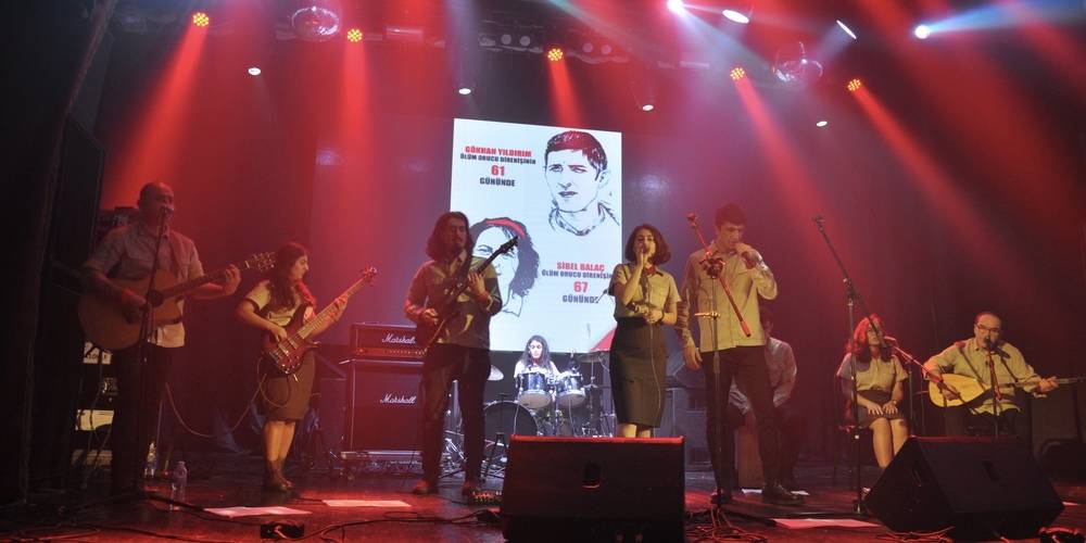 Rusya'da konser verdiğini duyuran DHKP-C’li Grup Yorum tepkilerin odağında