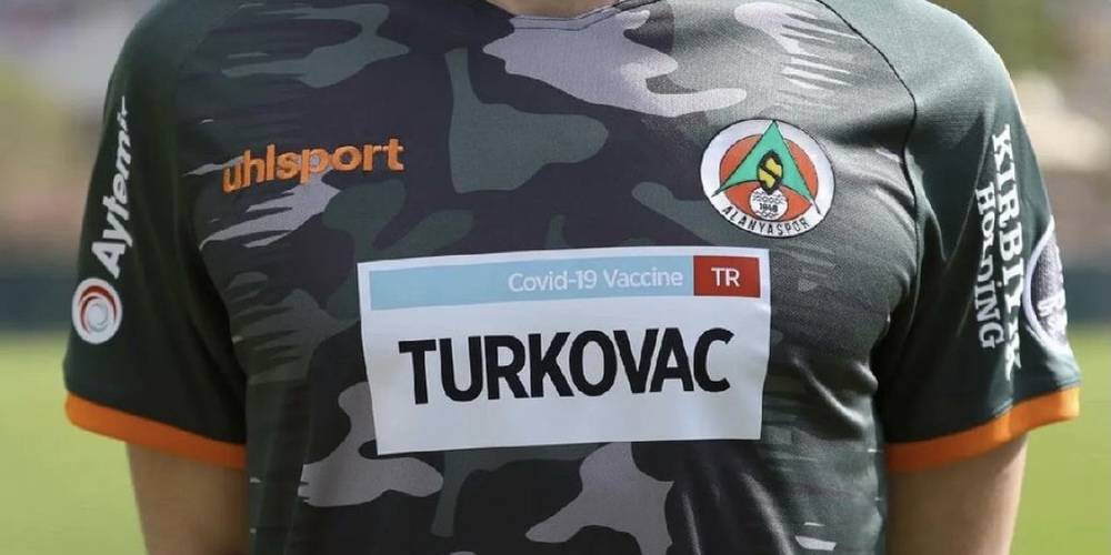 Sağlık Bakanı Fahrettin Koca: "Maçların sonucu üzerinde etkisi yok ama TURKOVAC taraftarları Covid-19’a karşı sıkı korur."
