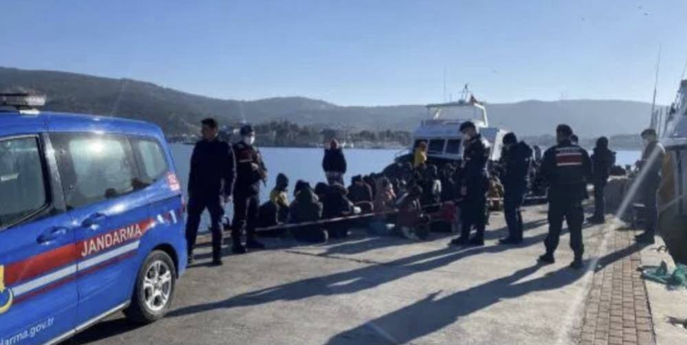 Ege Denizi'nde göçmen kaçakçılarına İHA'lı operasyon