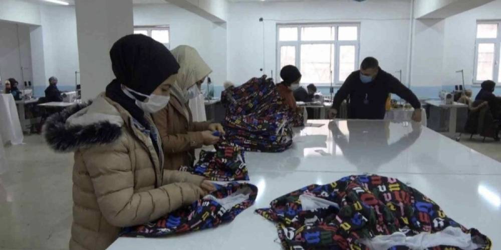 Siirt’te atıl durumdaki bina tekstil atölyesine çevrildi, devlet desteğiyle 50 kişiye iş imkanı sağlandı