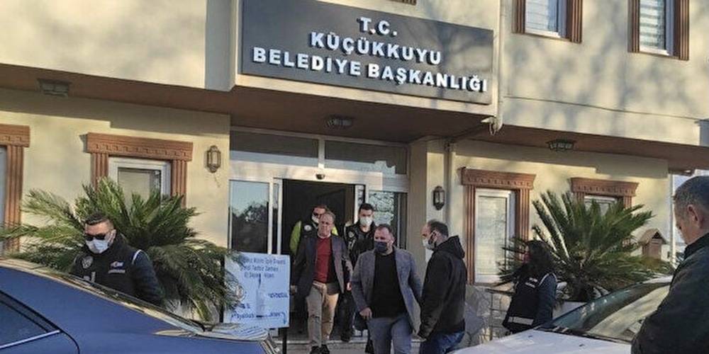 Küçükkuyu Belediyesi'nin CHP'li Başkanı Cengiz Balkan'a 'rüşvet' gözaltısı