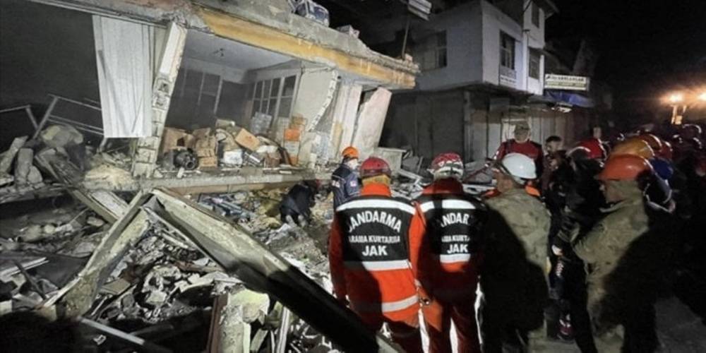 Depremde yıkılan, acil yıkılacak ve ağır hasarlı bina sayısı 156 bin