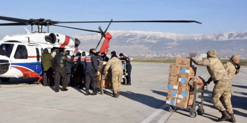 Jandarma helikopterleri depremzedeler için alarm durumuna geçti