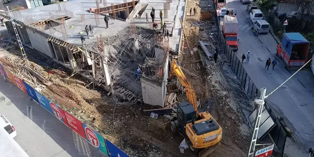 Türkiye depremi konuşurken İBB'nin kreş inşaatı çöktü!