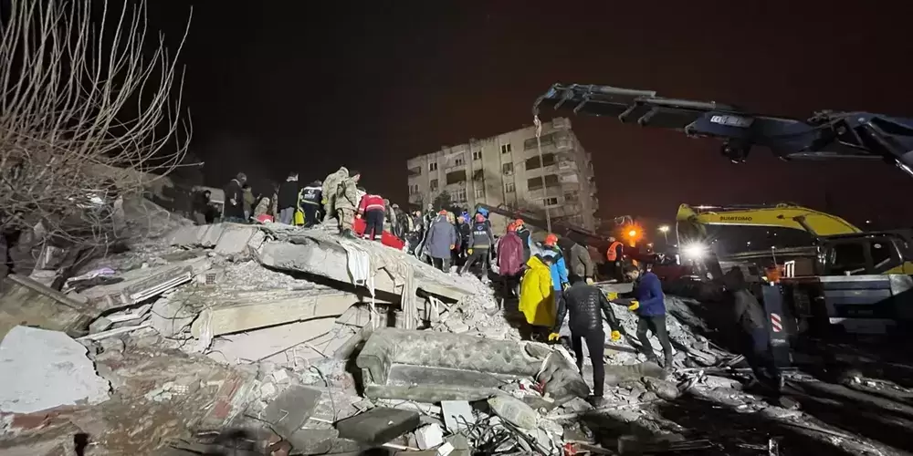 Depremde can kaybı 2 bin 379'a yükseldi