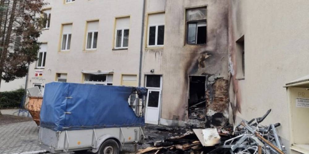 Almanya'da cami avlusundaki yangında kundaklama şüphesi… Soruşturma başlatıldı