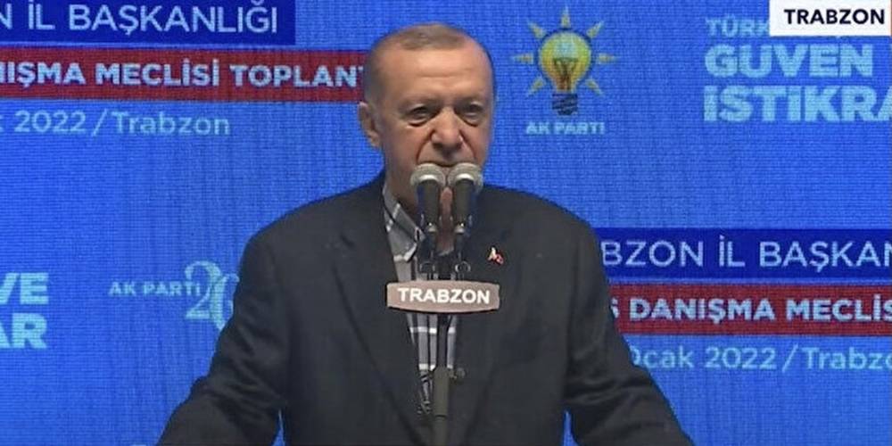 Cumhurbaşkanı Erdoğan: "İktidara giden yolun sandık yerine yabancı devletlerin kapısında aranmasını, demokrasimiz adına çok tehlikeli görüyoruz."