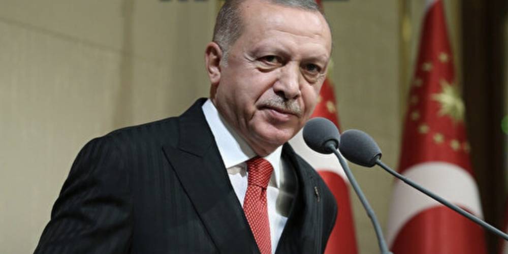 Cumhurbaşkanı Erdoğan'dan muhtarlara maaş müjdesi: Yaptığımız değerlendirme sonunda muhtar maaşlarını asgari ücret seviyesine, yani 4250 liraya yükseltme kararı aldık
