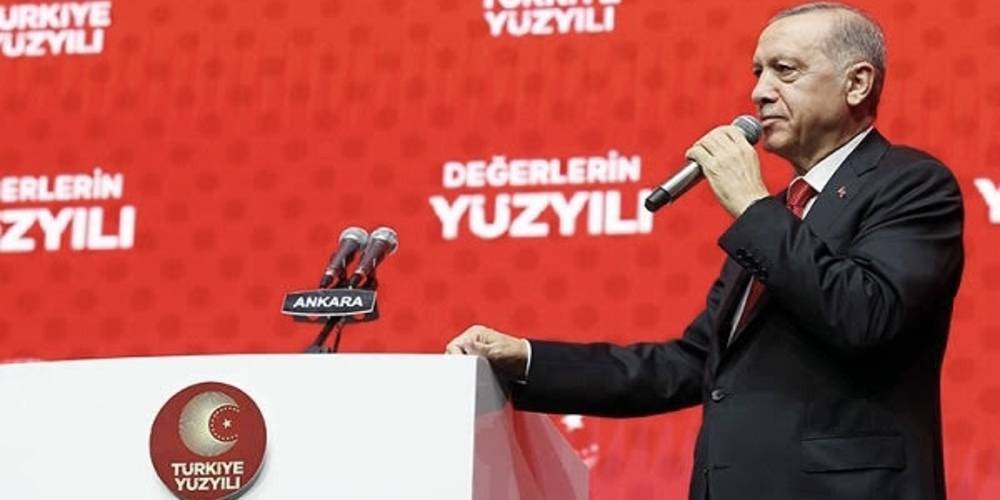 Cumhurbaşkanı Erdoğan'dan yeni yıl mesajı: "Daha nice hizmet ve proje ile milletimizin huzurunda olacağız"