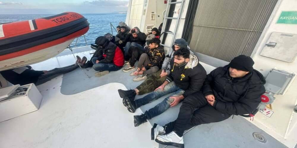 Kuşadası açıklarında geri itilen 19 kaçak göçmen kurtarıldı