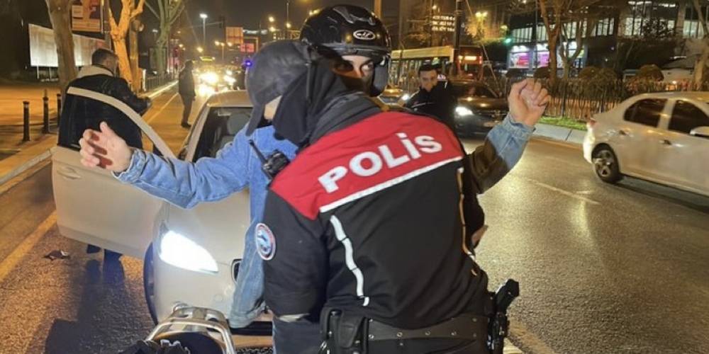 Yılın ilk ''Huzur İstanbul'' uygulamasında 432 şüpheli gözaltına alındı