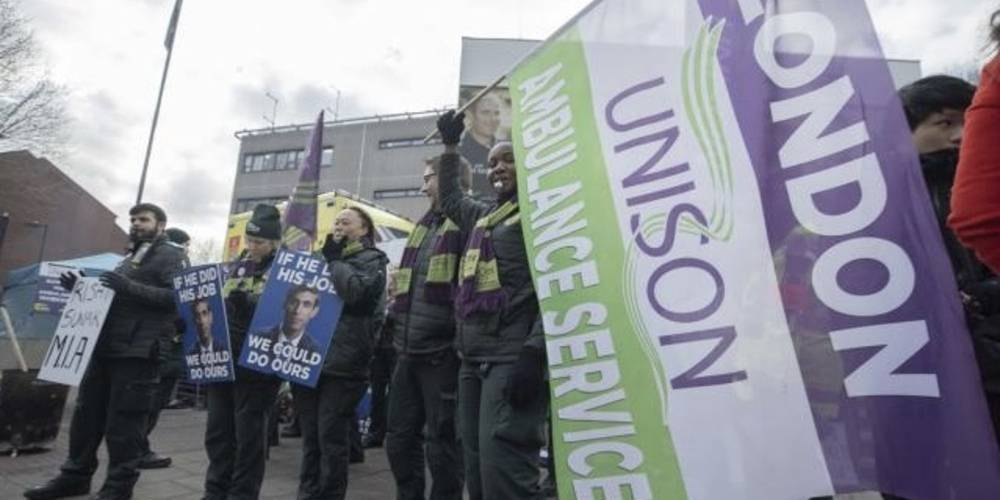 İngiltere’de grev dalgası büyüyor: Öğretmenler ve itfaiyeciler de grev kararı aldı