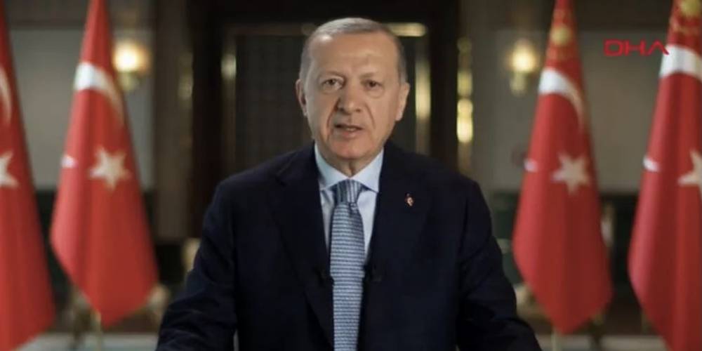 Cumhurbaşkanı Erdoğan'dan bayram mesajı: Duraklamaya, gerilemeye meydan vermeyeceğiz