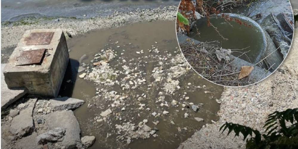 İstanbul Florya Sahili'nde hem koku hem görüntü kirliliği oluşturan lağım suyu nedeniyle sahilin bir kısmı kapatıldı