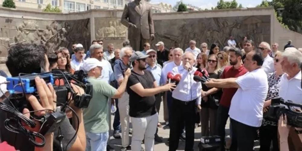 Kayseri'de CHP'li eski il başkanı genel merkezi protesto etti