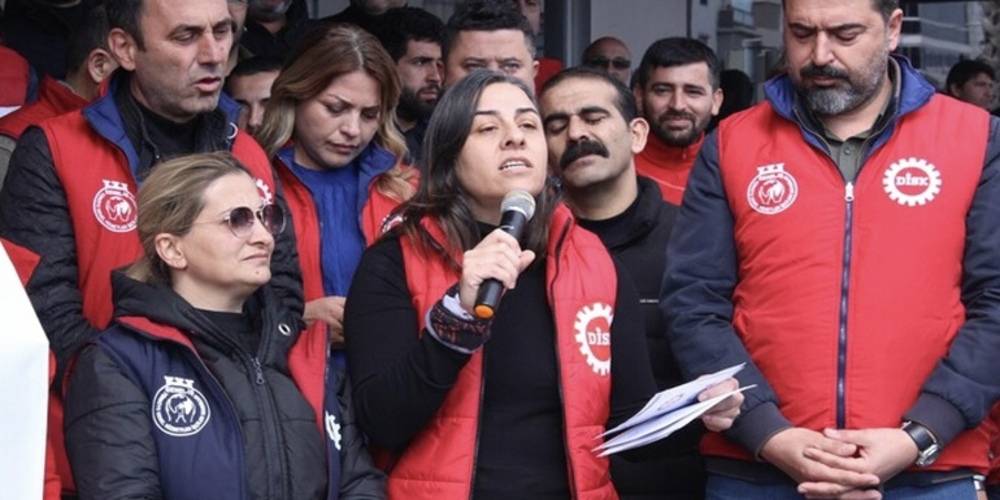 CHP'li Karşıyaka Belediyesi maaşları ödeyemedi! İşçiler tefecilere düştü!