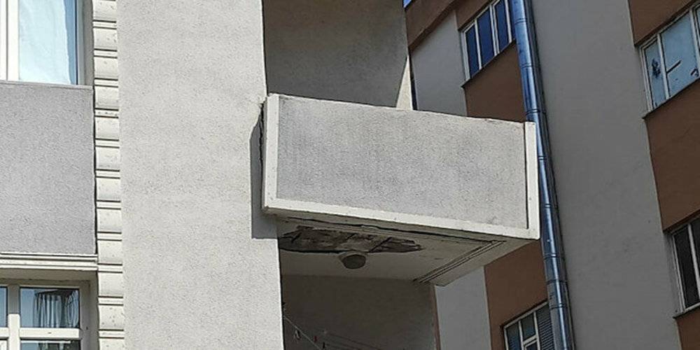 İstanbul Güngören'de çatlaklar oluşan 4 katlı bina boşaltıldı
