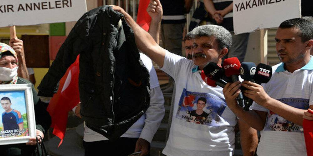 Dağa kaçırılan oğlunun montu HDP binasından çıktı: Benim oğlumu HDP götürdü
