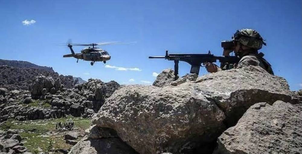 Şırnak'ta Eren Abluka-14 Operasyonu başlatıldı. 585 personelin katıldığı operasyonun ilk gününde PKK'lı 3 terörist etkisiz hale getirildi