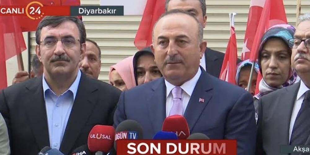 Dışişleri Bakanı Mevlüt Çavuşoğlu ‘Diyarbakır Anneleri'ni ziyaret etti