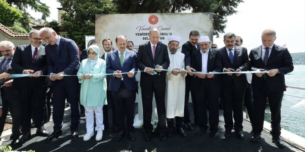 Cumhurbaşkanı Erdoğan restore edilen Vaniköy Camii’nin açılışına katıldı