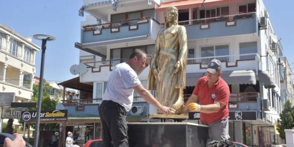 CHP'nin son heykel hizmeti Edremit'e