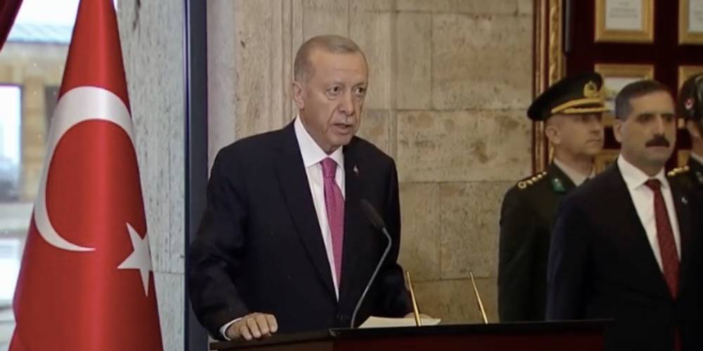 Cumhurbaşkanı Erdoğan, yemini sonrası Anıtkabir’e gitti