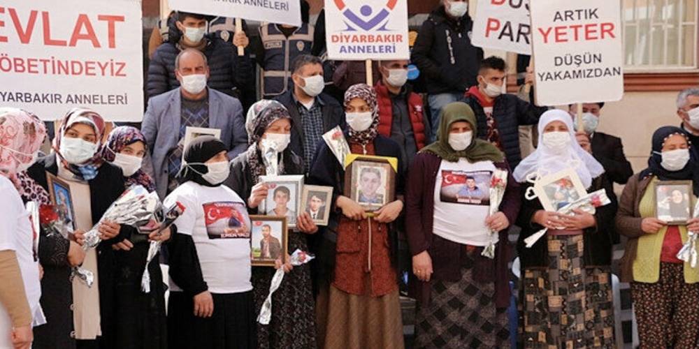 Diyarbakır Anneleri’nden CHP’li Özgür Özel’e tepki: HDP'yi PKK'yı lanetleyip kınamasını istedik bize cevap vermedi