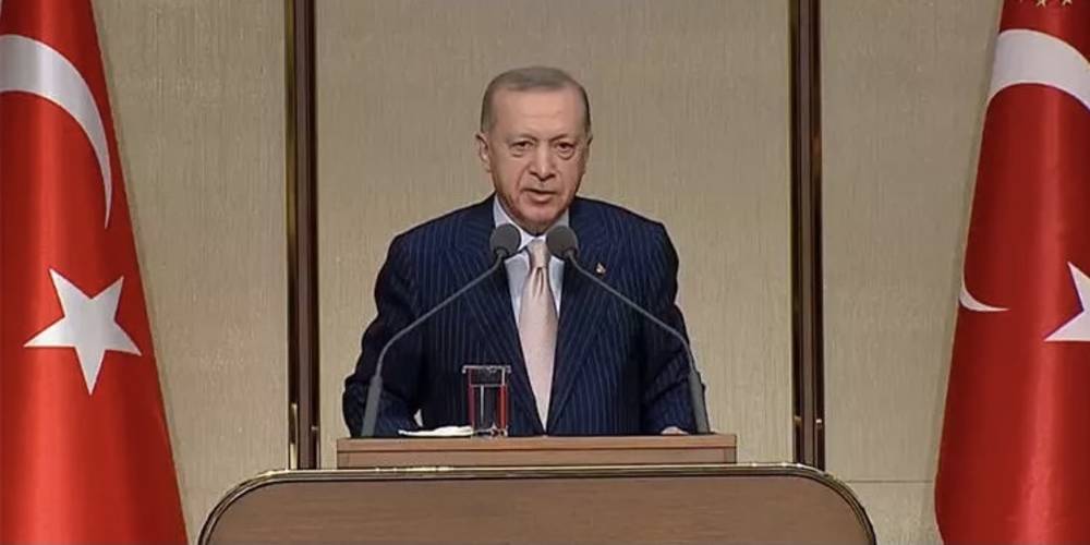 Cumhurbaşkanı Erdoğan kadın muhtarlar ile buluştu: "Failin indirim almaya yönelik duruşmadaki tutum ve davranışları, kıyafeti, kravat takması, boyun bükmesi, takdiri indirim sebebi olarak dikkate alınmayacak"