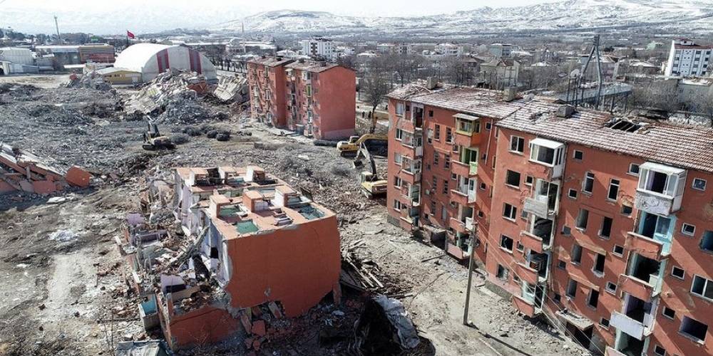 Türkiye’de 2016'dan bu yana 70 doğal afet meydana geldi. 987 bin yapıda hasar tespit çalışmaları yapıldı.